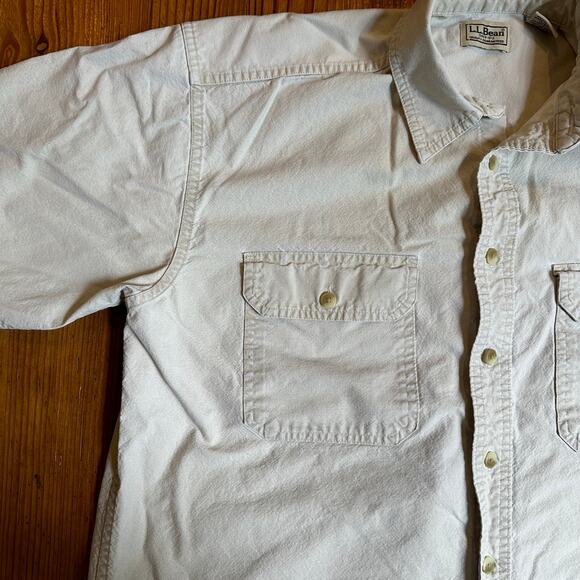 L.L. Bean cream heavy cotton short sleeve button up cargo shirt SIZE M - Picture 2 of 5